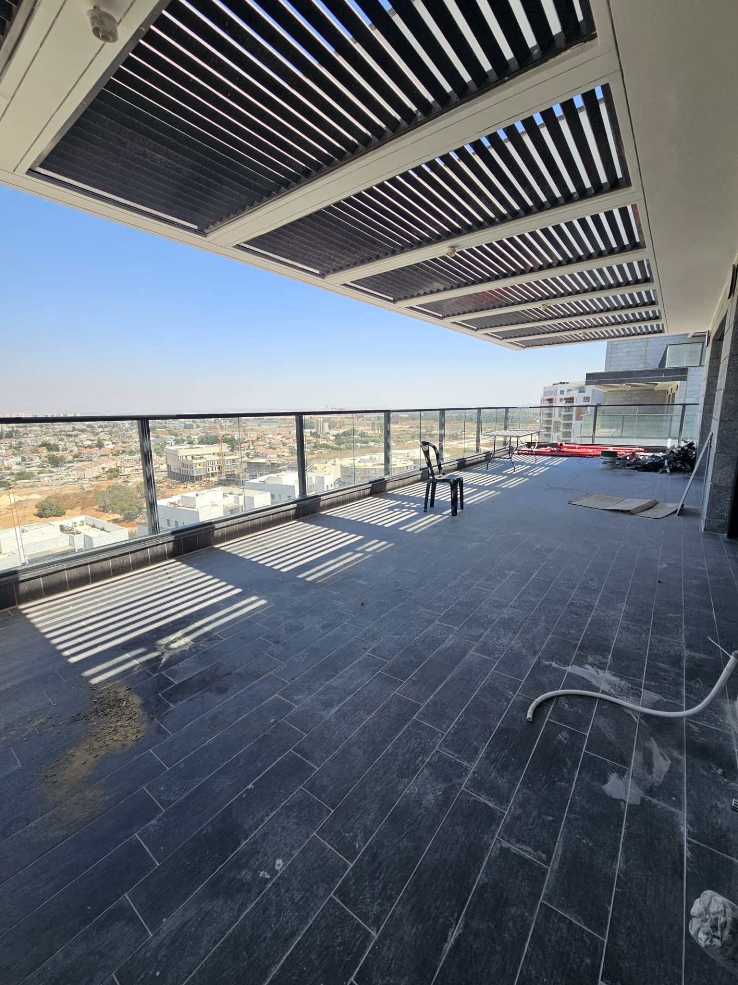 פנטהאוז · 5 חדרים · נווה איילון